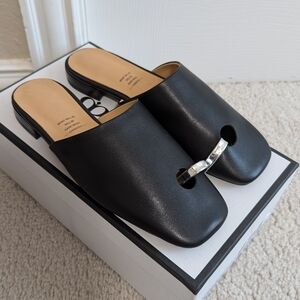 Black Leather Mule with ring details